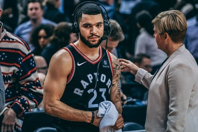 也有点高开低走了！内维尔：B费是曼联近年来唯一的高性价比引援.