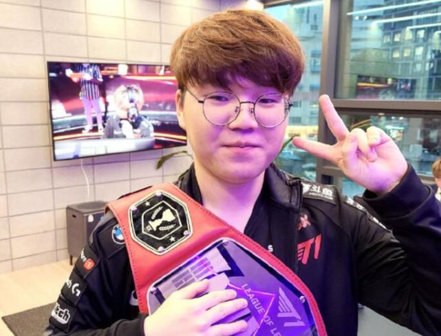 雄狮队主场0比2惜败越南 半决赛次回合翻盘挑战重重.